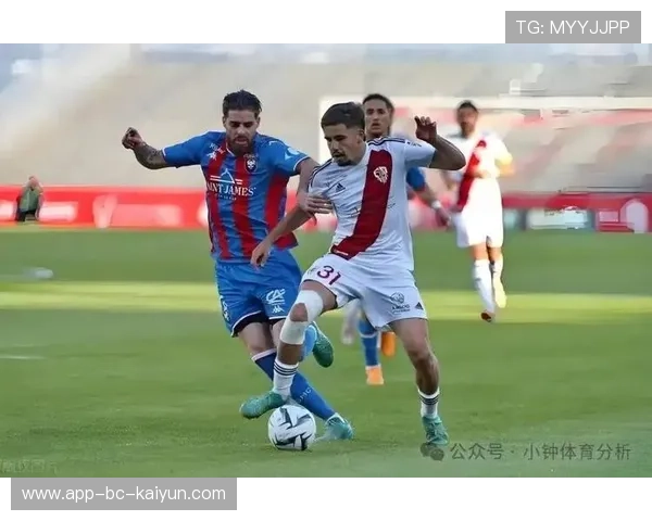 亚眠前锋进攻效率不高，需加强射门练习，亚眠足球俱乐部