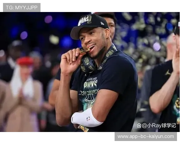 字母哥私下教小孩投篮，耐心十足被赞祖传好脾气